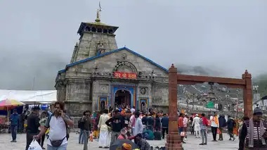 केदारनाथ धाम में बढ़ रही तीर्थयात्रियों की संख्या