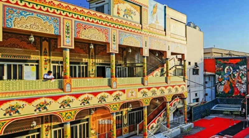 Shrinathji Temple: नाथद्वार के श्रीनाथजी मंदिर में बेटों के साथ बहुएं भी लगाती हैं हाजिरी, जानिए इसकी खासियत