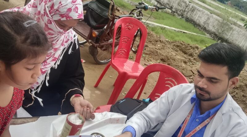 श्री महंत इन्दिरेश अस्पताल के निःशुल्क स्वास्थ्य परीक्षण शिविर में उमड़े ग्रामीण