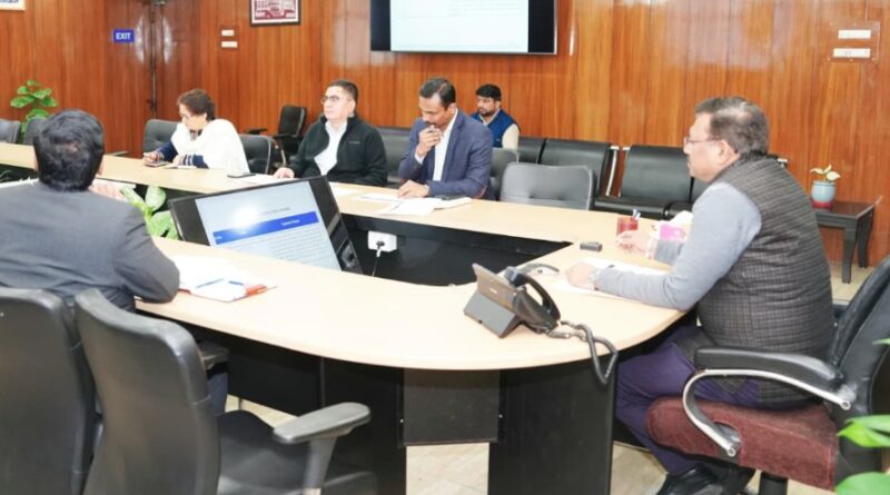 पीएमश्री स्कूलों में कम्प्यूटर लैब एवं पुस्तकालयों के स्थापना में तेजी लायी जाए- मुख्य सचिव