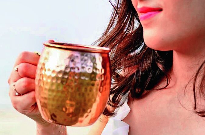 क्या आप भी तांबे के बर्तन से पीते हैं पानी, अगर हां, तो जान लीजिये इसके नुकसान