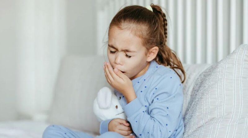ठंड शुरू होते ही बच्चों में क्यों बढ़ जाती हैं खांसी-जुकाम की समस्या, आइये जानते हैं इसके कारण