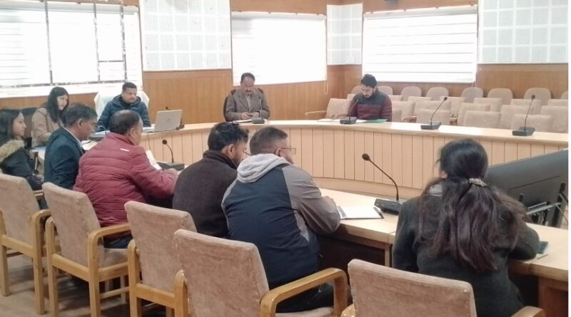 जिला गंगा समिति की मासिक बैठक में कूड़ा एवं अपशिष्ट प्रबंधन पर कड़े निर्देश