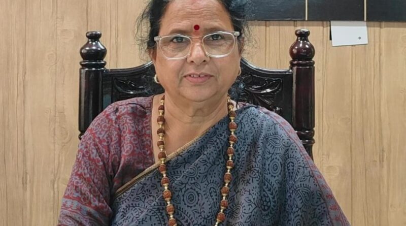 राज्य महिला आयोग ने जताई गंभीर चिंता,सोशल मीडिया का मायाजाल तोड़ रहा परिवारों की नींव