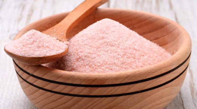 क्या रोजाना सेंधा नमक खाना सही है? जानिए क्या कहते हैं स्वास्थ्य विशेषज्ञ