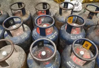 गैस संकट के बीच कमर्शियल सिलेंडरों की सामान्य सप्लाई पर रोक