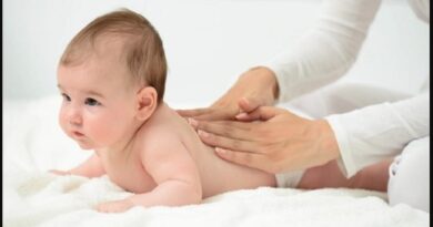 क्या मालिश करने से बच्चा ज्यादा मजबूत, हेल्दी और तेजी से विकसित होता है? जानिए डॉक्टर की राय