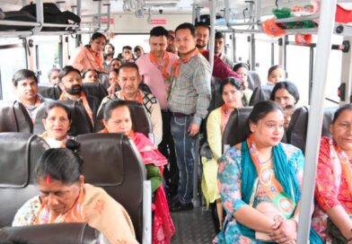 पार्टी कार्यकर्ताओं संग हरिद्वार रवाना हुए कैबिनेट मंत्री गणेश जोशी