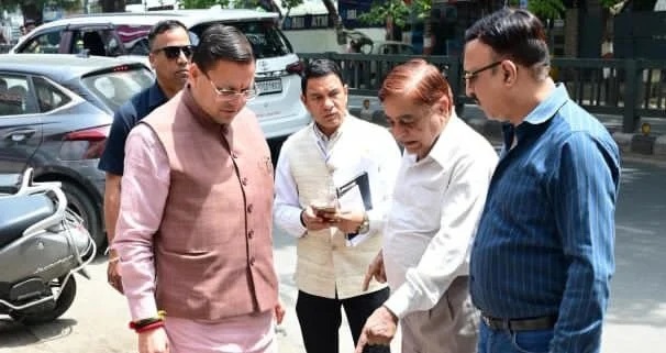 मुख्यमंत्री धामी ने जाखन पहुंचकर खुद परखी जन शिकायत