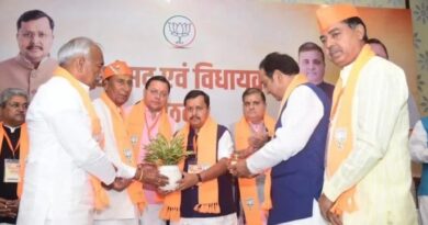 सभी सांसदों और विधायकों ने संगठन को मजबूत बनाने और वर्ष 2027 के चुनाव में जीत सुनिश्चित करने को लेकर की चर्चा