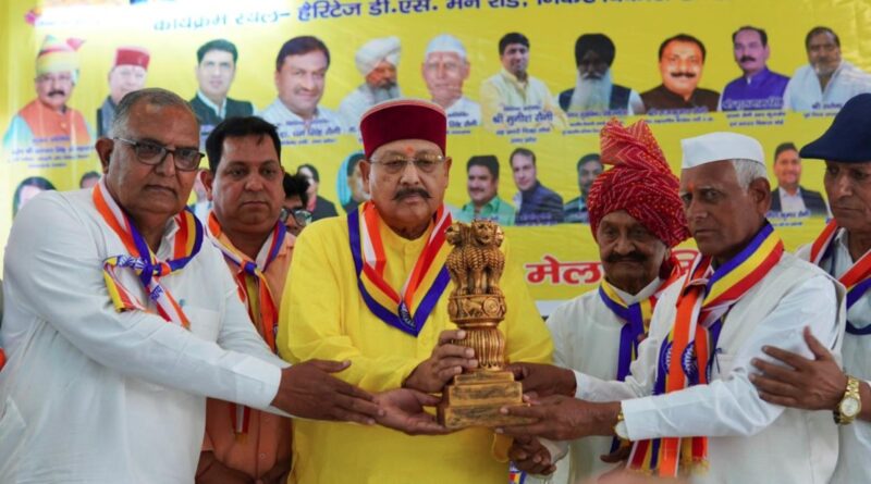 बुद्ध पूर्णिमा के अवसर पर बौद्ध उत्सव मेला समिति द्वारा आयोजित समारोह पर मंत्री सतपाल महाराज बतौर मुख्य अतिथि पहुंचे
