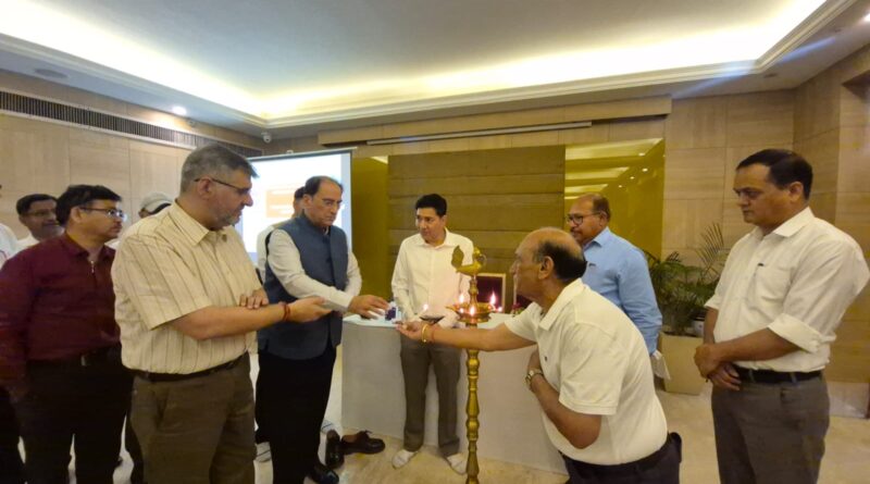 खाद्य सुरक्षा मानकों पर सख्ती, होटल संचालकों को किया जागरूक