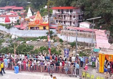 कैंची धाम के 62वें स्थापना दिवस पर उमड़ा आस्था का सैलाब, बाबा के जयकारों से गूंजा धाम