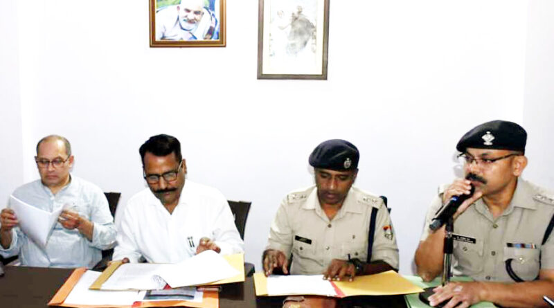 कैंची धाम मेले की तैयारियों को लेकर डीएम ललित मोहन रयाल की अध्यक्षता में हुई बैठक