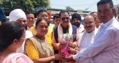 सांसद भट्ट नानकमत्ता विधानसभा क्षेत्र के दो दिवसीय प्रवास के दौरान नानकमत्ता पहुंचे।