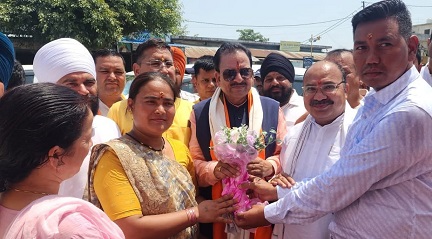 सांसद भट्ट नानकमत्ता विधानसभा क्षेत्र के दो दिवसीय प्रवास के दौरान नानकमत्ता पहुंचे।