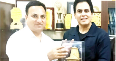 अभिनेता अमन वर्मा ने की फिल्म विकास परिषद के नोडल अधिकारी से भेंट