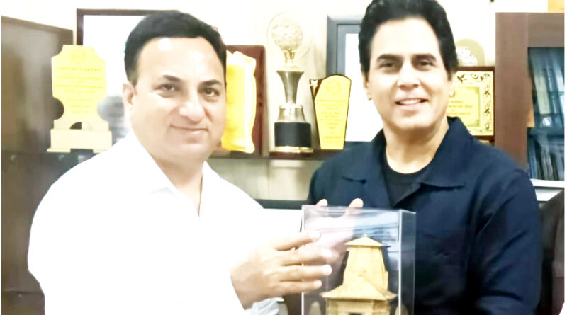 अभिनेता अमन वर्मा ने की फिल्म विकास परिषद के नोडल अधिकारी से भेंट