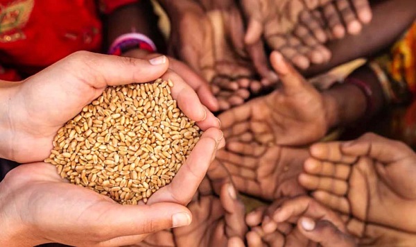 यूपी सरकार का बड़ा फैसला, दिव्यांग व असहाय लोगों के घर पहुंचाया जाएगा राशन