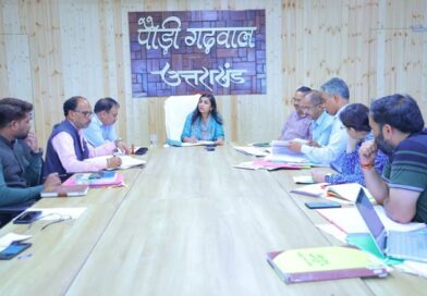 विद्यालयों की सुरक्षा एवं राष्ट्रीय बाल स्वास्थ्य कार्यक्रम की डीएम ने की व्यापक समीक्षा