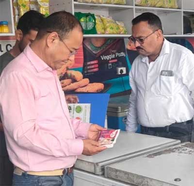 हल्द्वानी में खाद्य सुरक्षा विभाग की बड़ी कार्रवाई, डेयरी प्रतिष्ठानों से पनीर और घी के नमूने लिए
