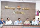 डीएम ने विकास कार्यों की समीक्षा कर अधिकारियों को दिए कड़े निर्देश