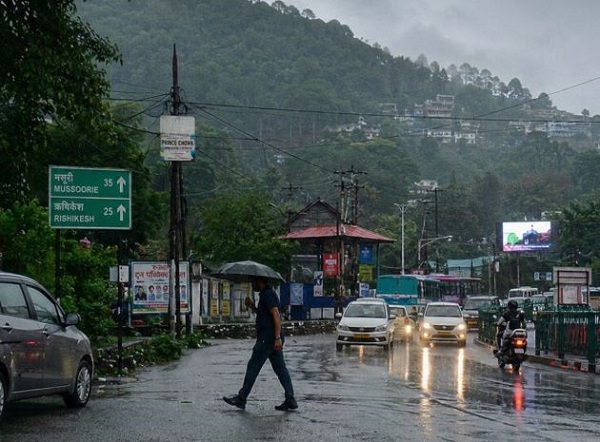 उत्तराखंड में भारी बारिश का अलर्ट, देहरादून समेत चार जिलों में येलो अलर्ट