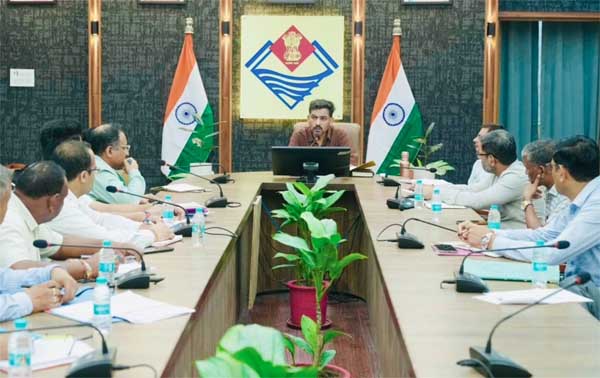 आवारा पशुओं पर डीएम सख्त, सर्वे कर पोर्टल पर अपलोड होगा पूरा डेटा