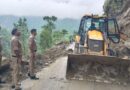हल्द्वानी: नैनीताल मार्ग पर आया भारी मलबा, प्रशासन और पुलिस की तत्परता से यातायात हुआ बहाल