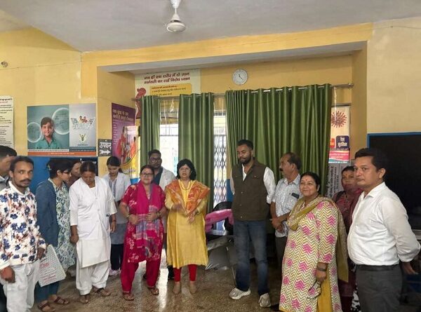 नैनीताल : जल जनित रोगों की रोकथाम को लेकर सीएमओ ने ज्योलिकोट क्षेत्र का किया निरीक्षण, प्रतिदिन स्वास्थ्य शिविर लगाने के दिए निर्देश
