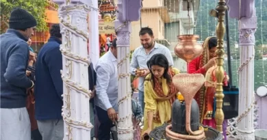 नैनीताल में फिल्म पीएन 36 की शूटिंग के लिए पहुंची अभिनेत्री जाह्नवी कपूर