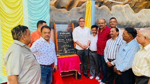 हल्द्वानी : विधायक सुमित हृदयेश ने ₹25 लाख की लागत से बनने वाले जन मिलन केंद्र का किया शिलान्यास एवं भूमि पूजन