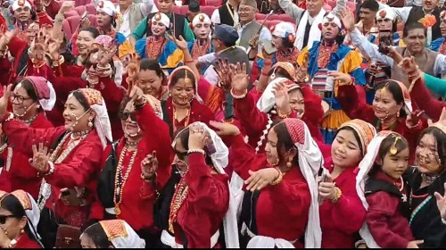 हल्द्वानी: 17वें जोहार महोत्सव का भव्य आगाज, लोक संस्कृति और परंपराओं के रंग में रंगा एमबी इंटर कॉलेज