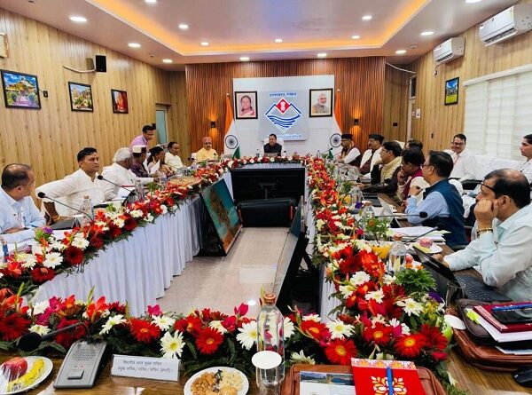 बनबसा : इंडो : नेपाल बॉर्डर पर कैबिनेट बैठक कर सीएम पुष्कर धामी ने रचा इतिहास