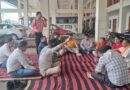 हल्द्वानी: रोडवेज कर्मचारियों ने वेतन समेत विभिन्न मांगों को लेकर काठगोदाम में दिया धरना